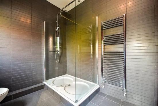 Quirky 4 Bedroom Apartment With Terrace Кардифф Экстерьер фото