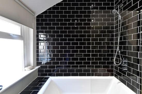 Quirky 4 Bedroom Apartment With Terrace Кардифф Экстерьер фото