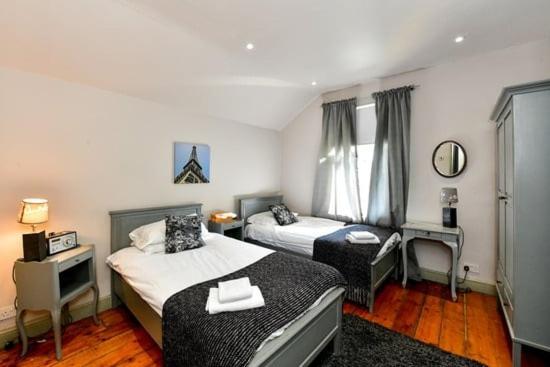 Quirky 4 Bedroom Apartment With Terrace Кардифф Экстерьер фото